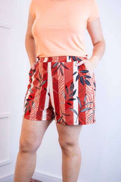 Shorts com Bolsos Laterais em Malha Fria Regina